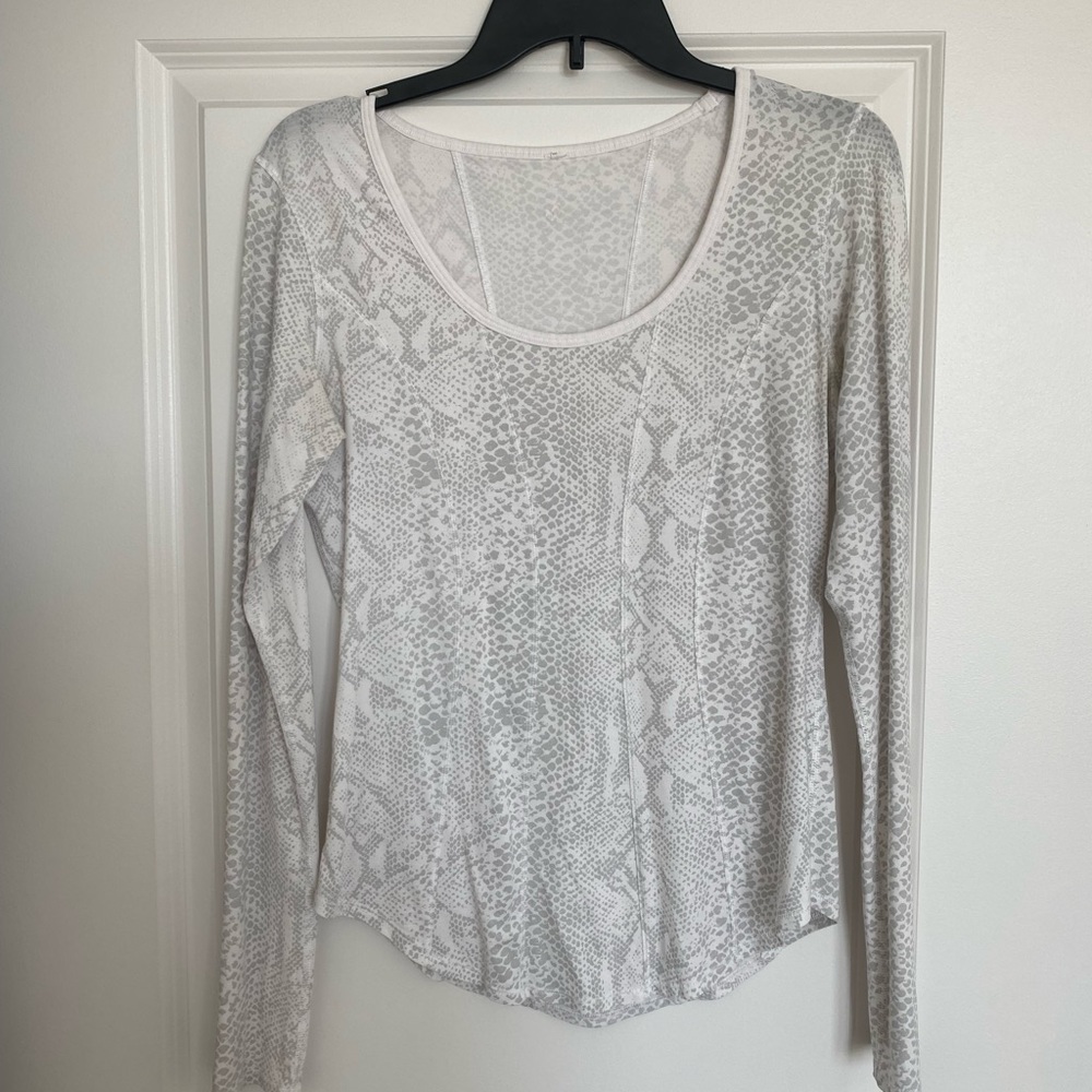 Lululemon long sleeve top
